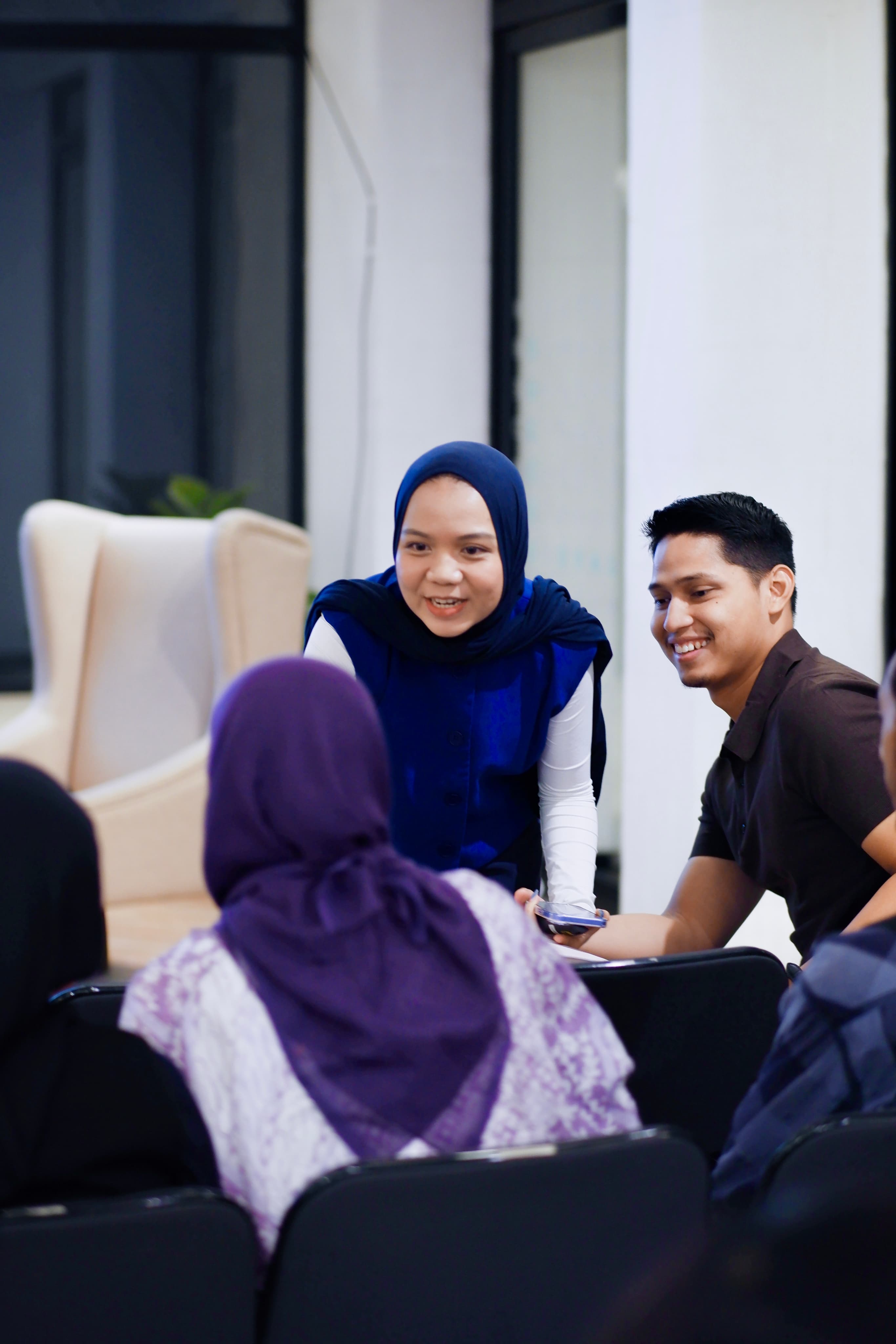Workshop discussion between Bridges for Hope facilitators and participants